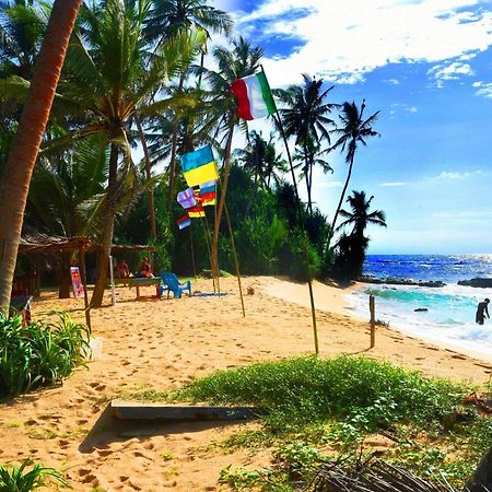 Akurala Beach Boutique Resort Exterior photo