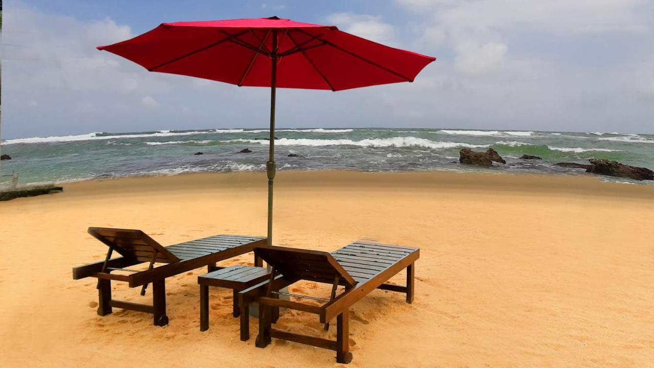 Akurala Beach Boutique Resort Exterior photo