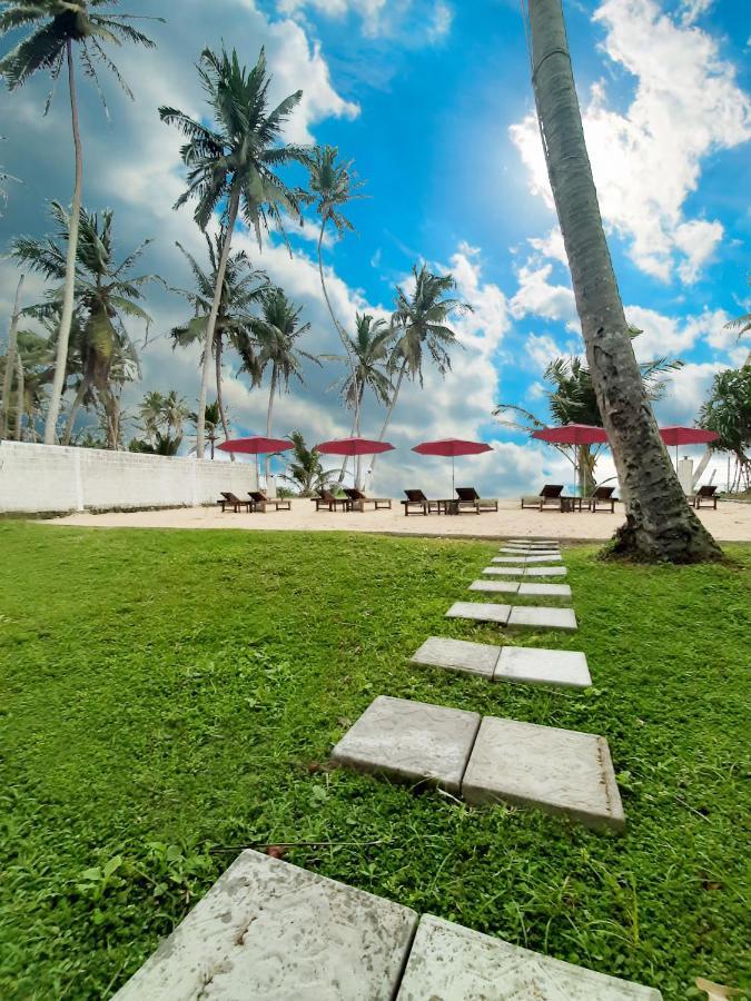 Akurala Beach Boutique Resort Exterior photo