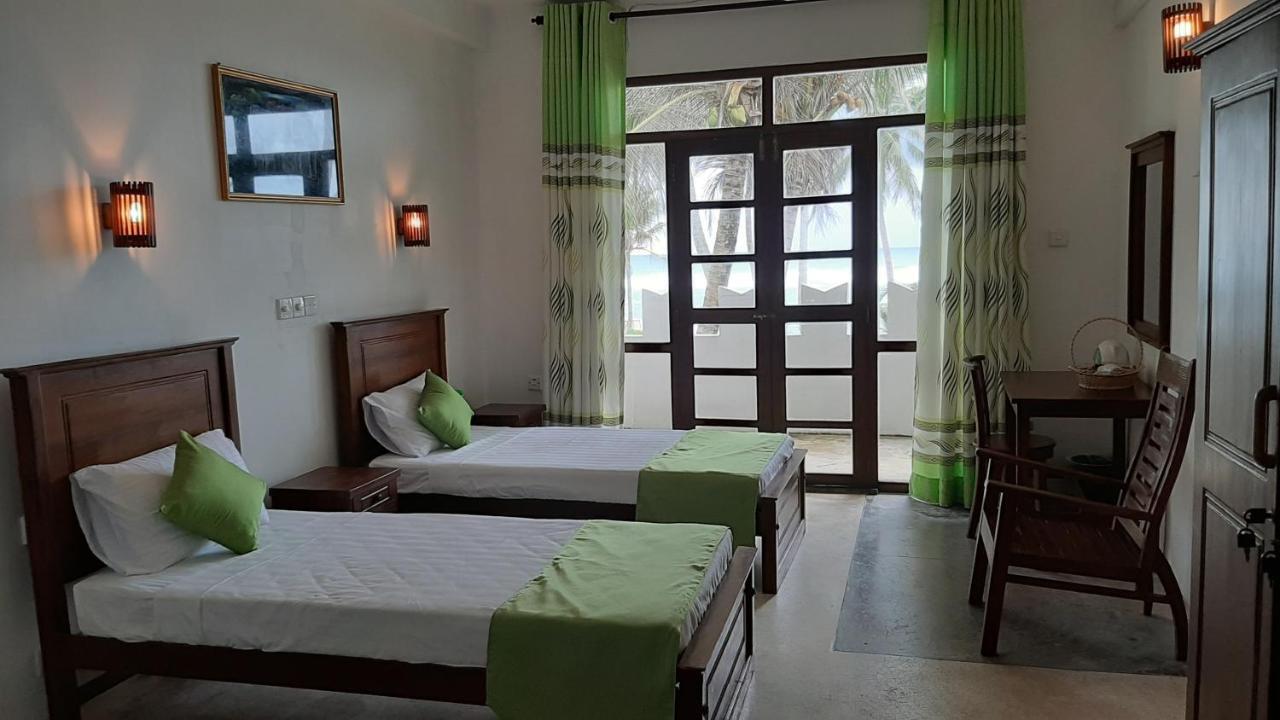 Akurala Beach Boutique Resort Exterior photo