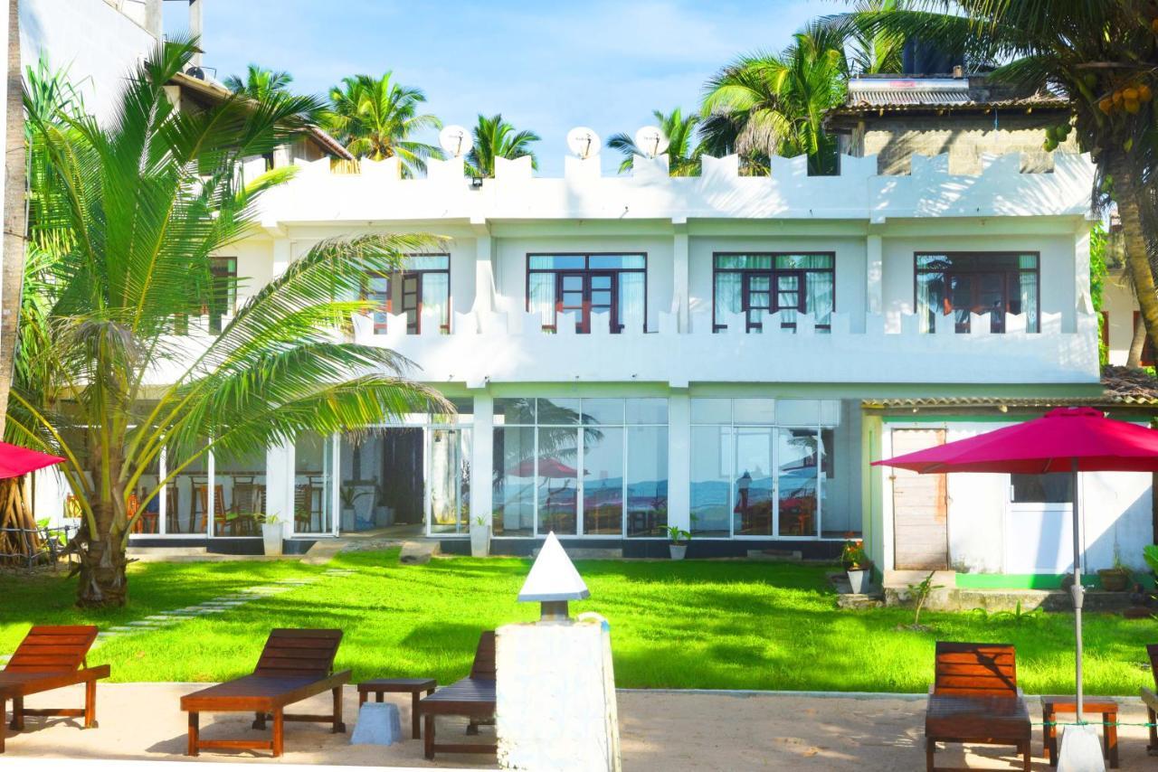 Akurala Beach Boutique Resort Exterior photo