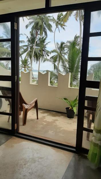 Akurala Beach Boutique Resort Exterior photo