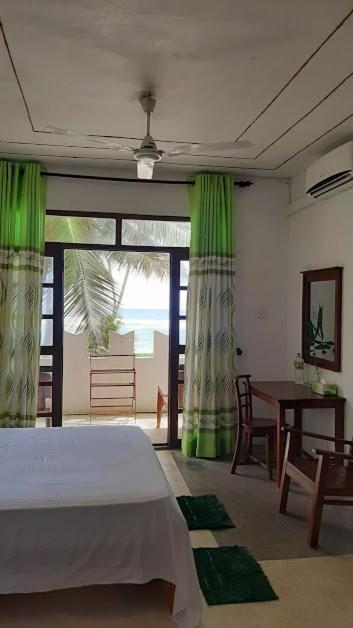 Akurala Beach Boutique Resort Exterior photo