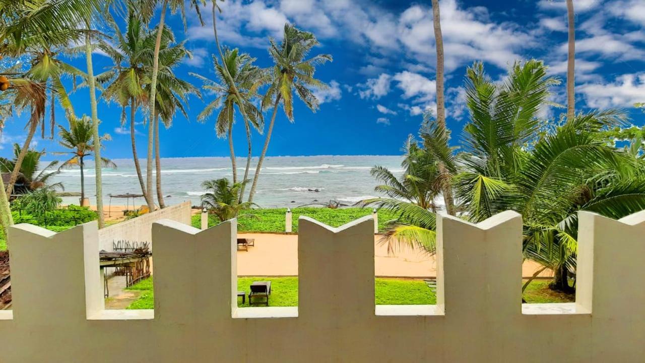 Akurala Beach Boutique Resort Exterior photo