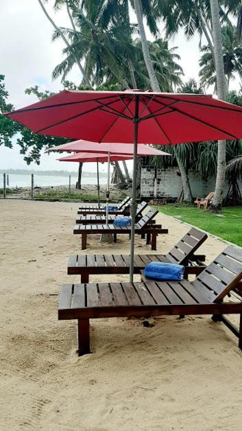 Akurala Beach Boutique Resort Exterior photo