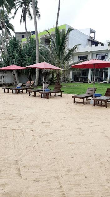 Akurala Beach Boutique Resort Exterior photo